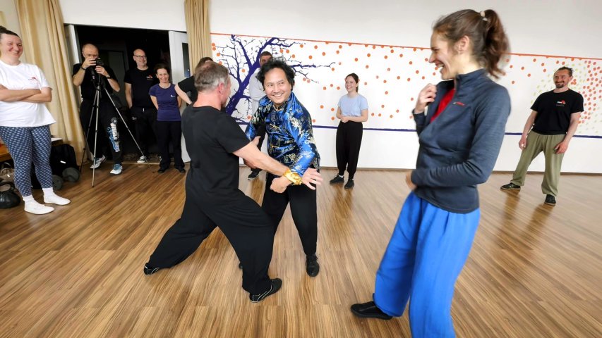 Seminář se sifu Chen Shi Hongem v Hodoníně 11.10.2025; Rádi bychom vás pozvali na seminář s naším mistrem Sifu Chen Shi Hongem. Seminář se sifu Chen Shi Hongem v Hodoníně 11.10.2025; Rádi bychom vás pozvali na seminář s naším mistrem Sifu Chen Shi Hongem.